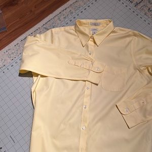 L.L.Bean Mens Large Iron wrinkle Free Button Down Dress Shirt 100% Cotton Yellow
